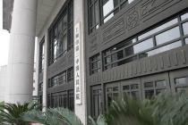 两法院均有管辖权，原告可以择一起诉