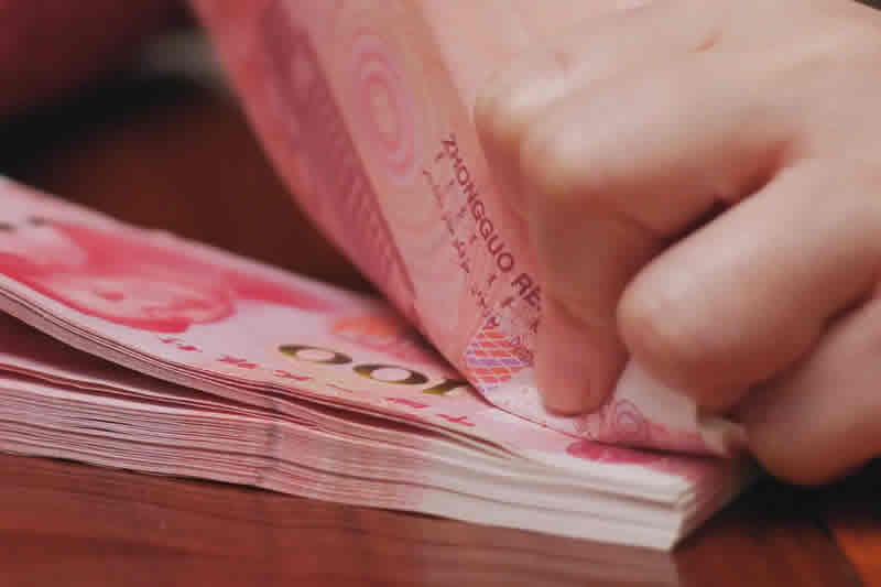 网络游戏终止运营后，玩家游戏账户内未使用的虚拟货币应按比例以法定货币形式退还